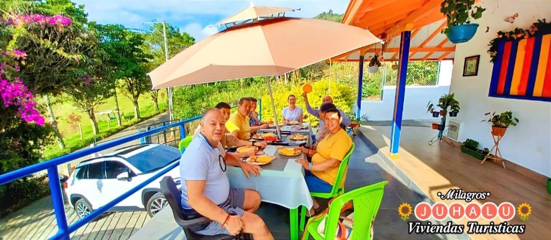 ᒍᑌᕼᗩᒪᑌ Hotel Jericoc  Buitenkant foto